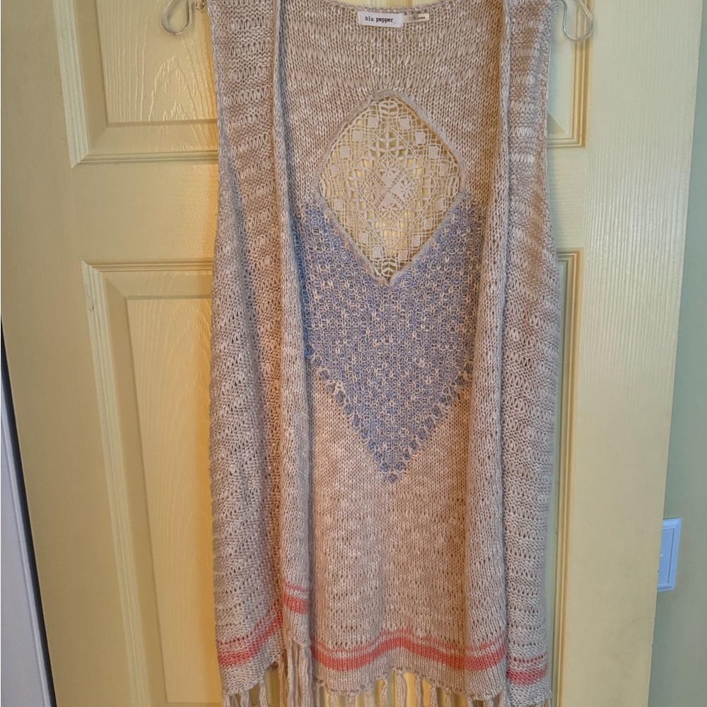 Sleeveless Beige and Blue Knit Fringe Vest - Picture 2 of 6
